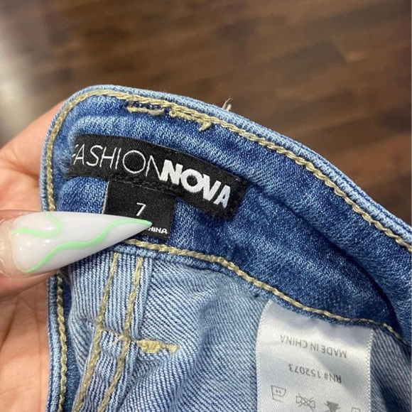 Ripped Skinny jeans NWOT - Picture 5 of 5